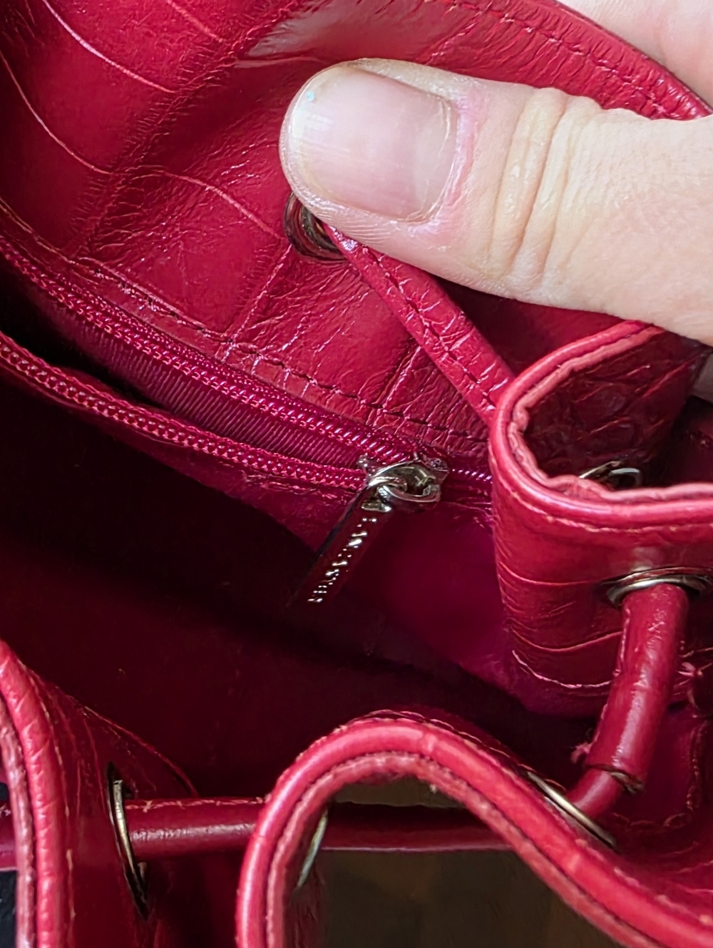 Lancaster Red Bag - Picture 8 of 8